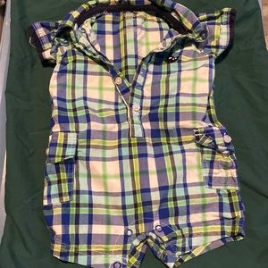 Button down 3m summer onesie multicolored has pockets on either side worn once